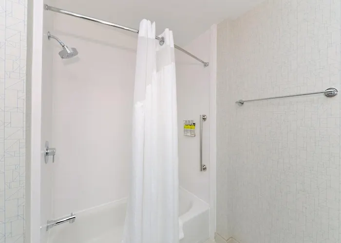 Express & - - Joliet North By Ihg Romeoville